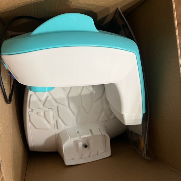 2.0 Projector - White and Blue - Picture 6 of 7